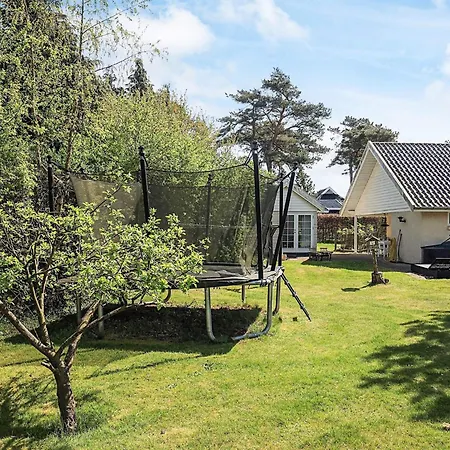 6 Person In Idestrup Bøtø By